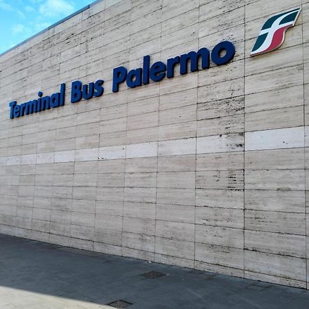 Апартаменти Stazione Di Palermo Affitti Екстер'єр фото